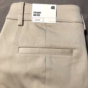 Express brand straight, mid rise, stretch pants. Size 4 regular, light beige.
